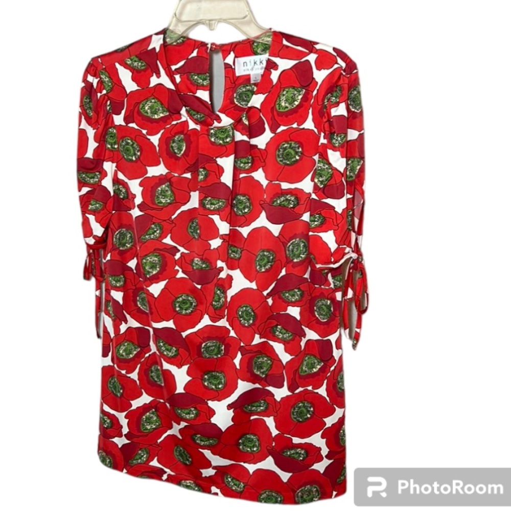 Nikki Poulos Red Poppy Floral Womens Size Large Top Stretchy Keyhole Tie Sleeve